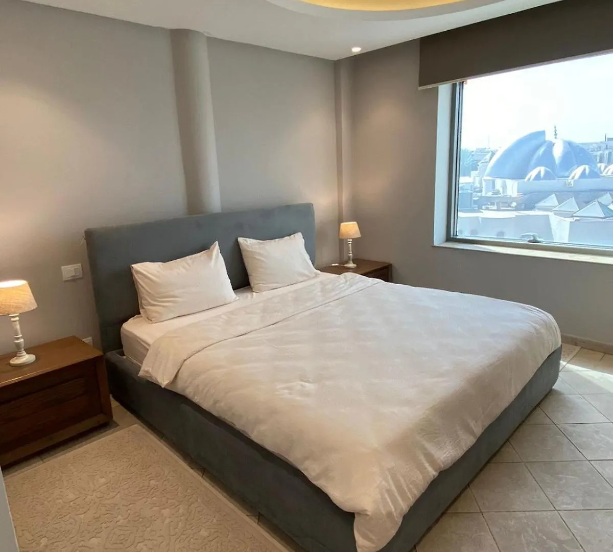 Crescent Of The Lake Luxury Apartment Tunis