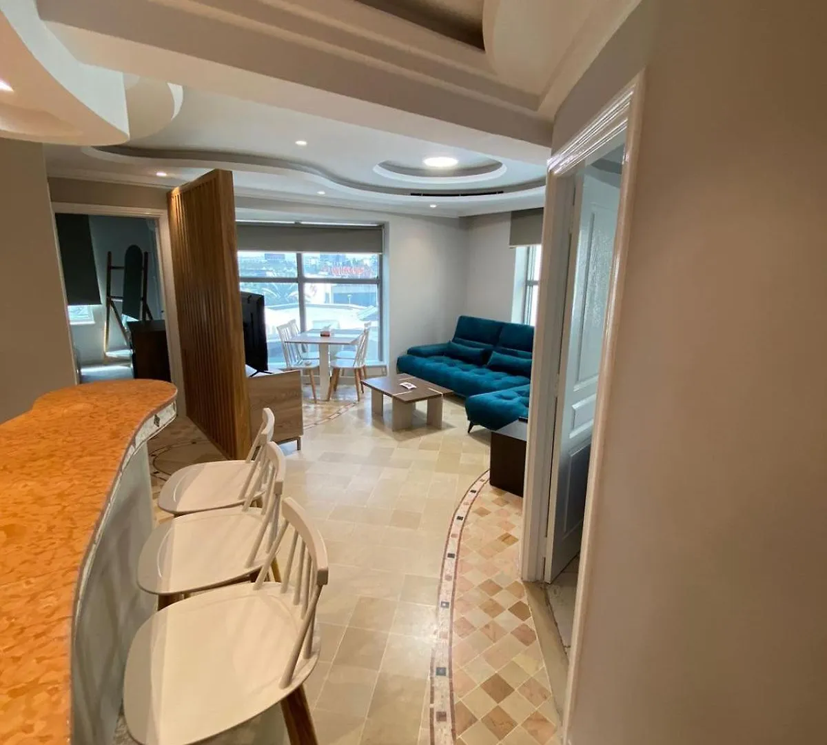 Crescent Of The Lake Luxury Apartment Tunis
